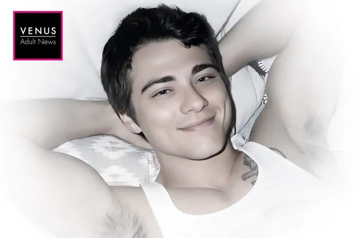 star blake mitchell 696x464